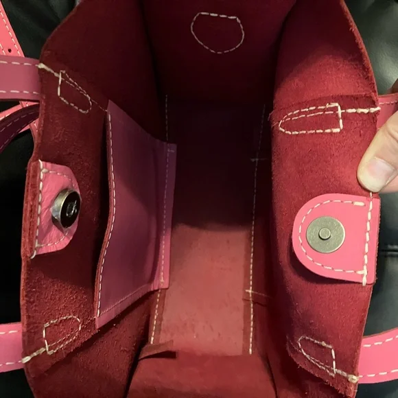 Portland Leather Classic Lola Crossbody in Margot (Snap closure) - Picture 6 of 8